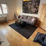 Cozy Studio Guesthouse Next To City Center & Fair