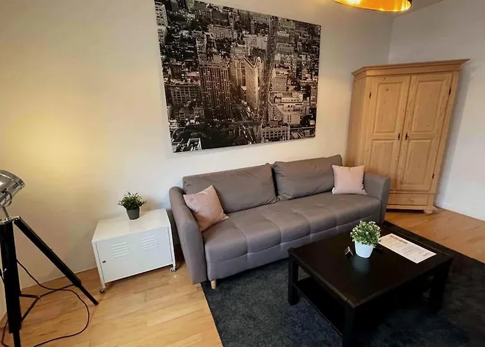 Cozy Studio Guesthouse Next To City Center & Fair